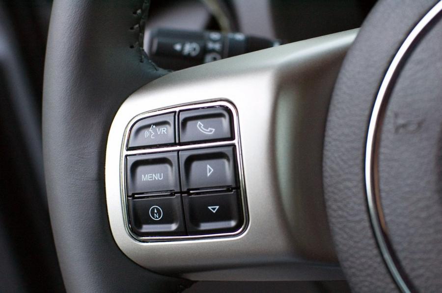  Jeep Patriot 2012 года  (фото 18 из 40)